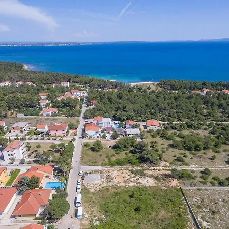 Villa Aluna Vir